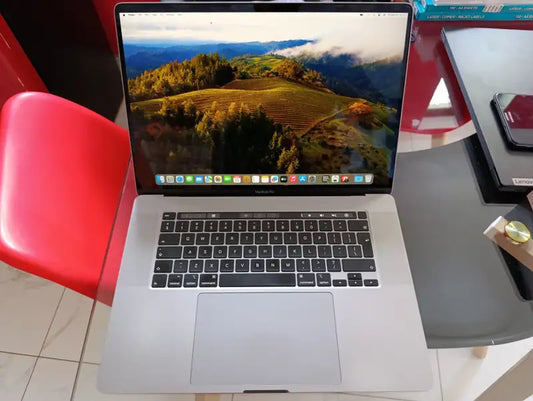 MacBook Pro 2019 15 inch - Core i7 - 16GB Ram - 512GB SSD image 1